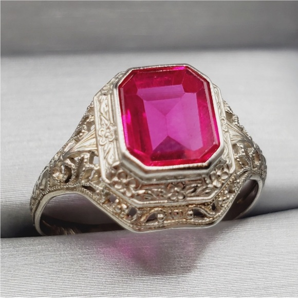 Jewelry - 10k Solid White Gold Ruby Filigree Vintage Flower Ring